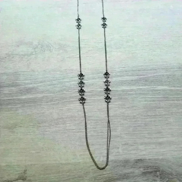 Floral Details Womens Costume Jewelry Necklace w/ Earrings Matching Set - Picture 2 of 10